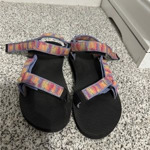 Teva chacos size 7 multicolor